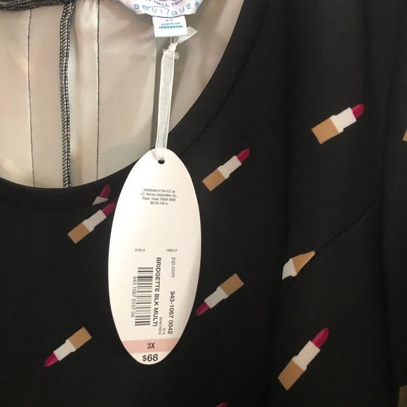 Lipstick Print Dress IT HAS POCKETS!!! - Picture 3 of 3